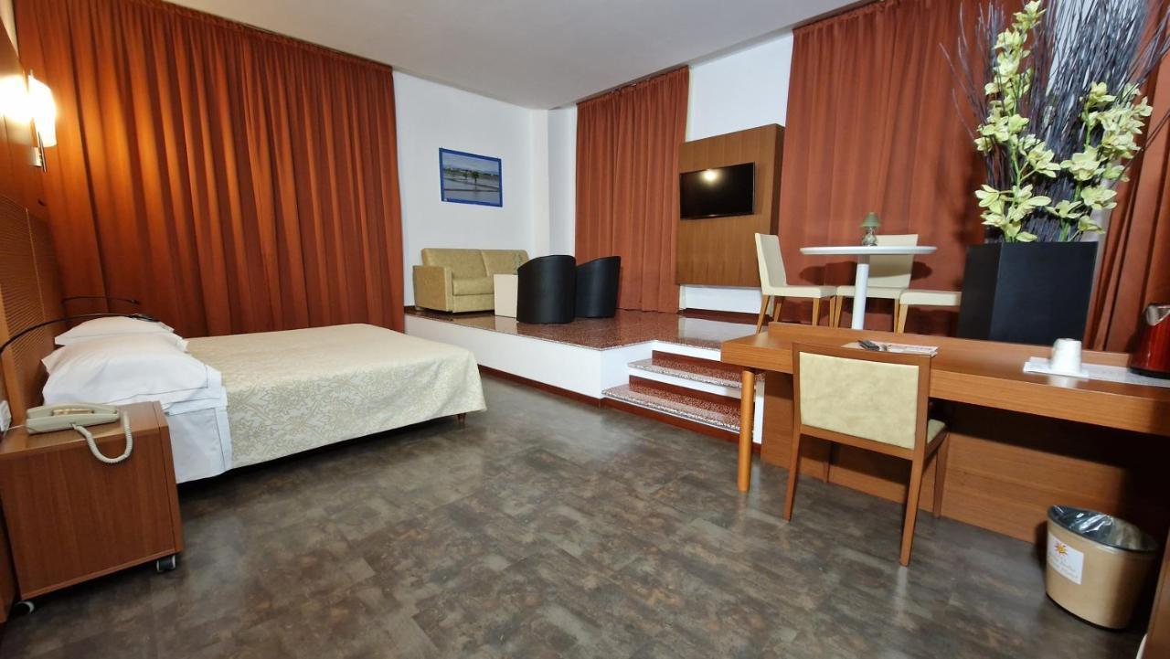 Bella Italia Palace Hotel Νοβάρα Εξωτερικό φωτογραφία