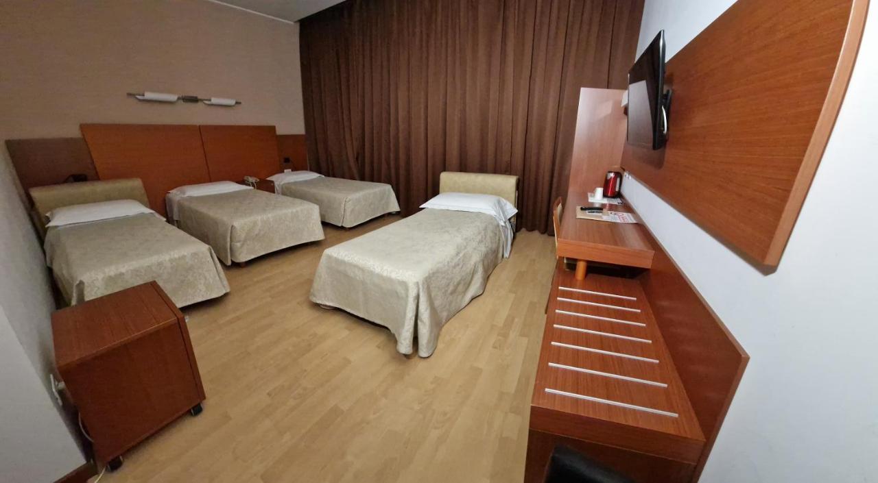 Bella Italia Palace Hotel Νοβάρα Εξωτερικό φωτογραφία