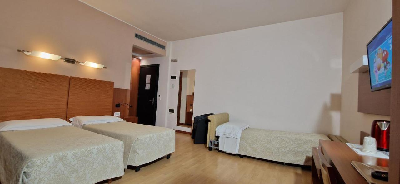 Bella Italia Palace Hotel Νοβάρα Εξωτερικό φωτογραφία