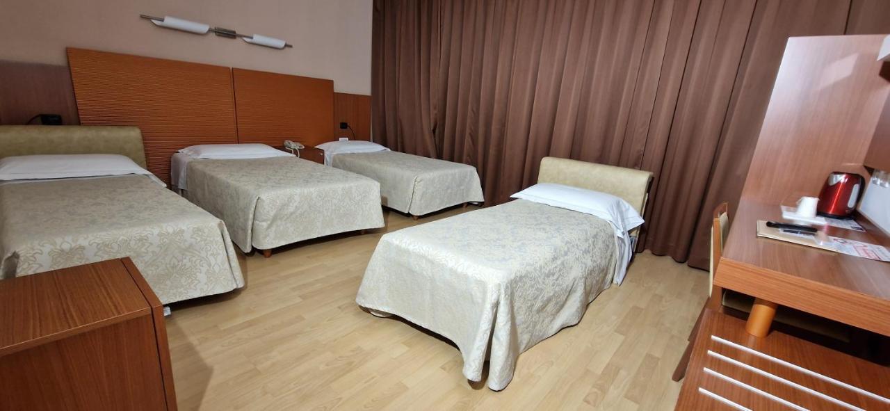 Bella Italia Palace Hotel Νοβάρα Εξωτερικό φωτογραφία