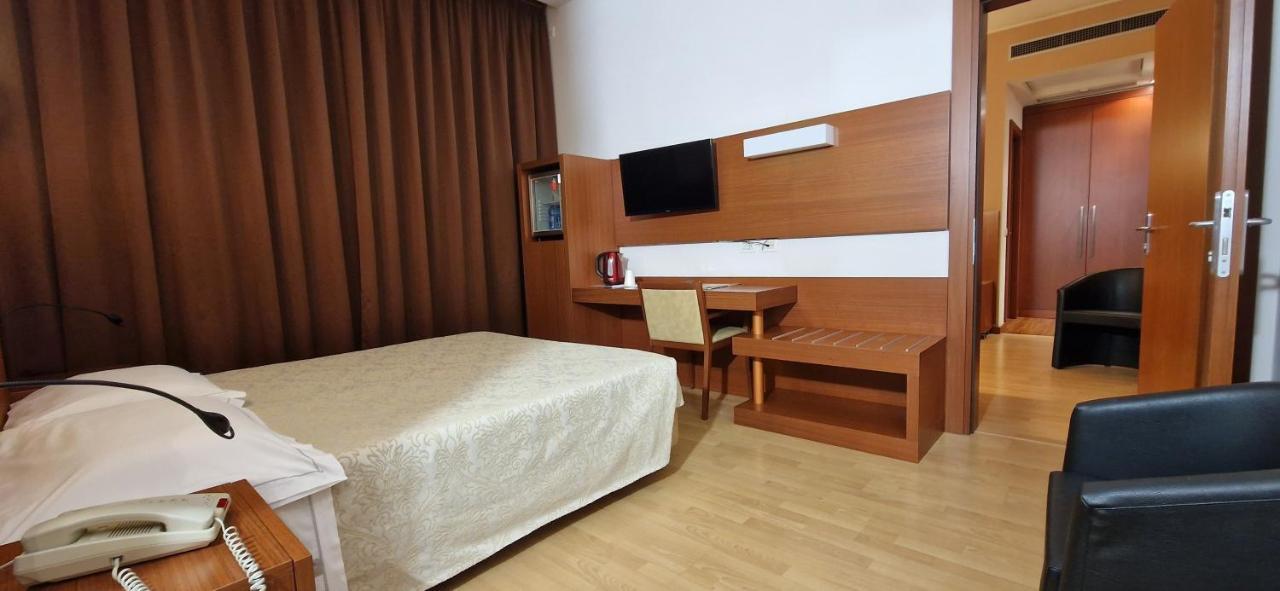 Bella Italia Palace Hotel Νοβάρα Εξωτερικό φωτογραφία