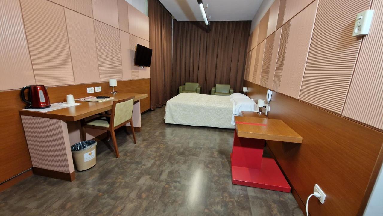Bella Italia Palace Hotel Νοβάρα Εξωτερικό φωτογραφία