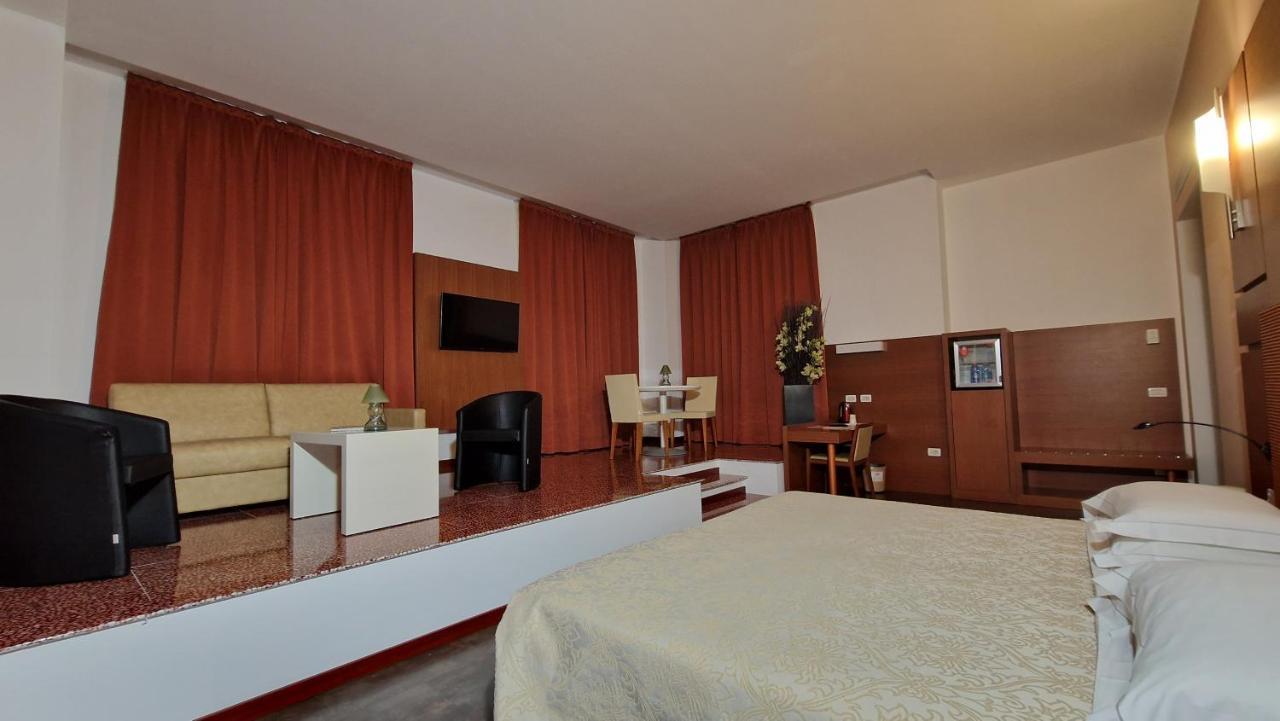 Bella Italia Palace Hotel Νοβάρα Εξωτερικό φωτογραφία