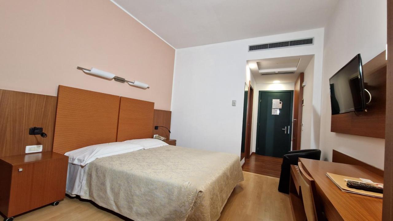Bella Italia Palace Hotel Νοβάρα Εξωτερικό φωτογραφία