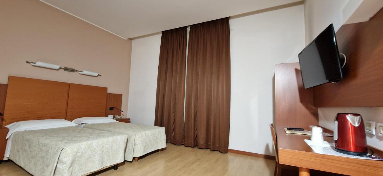 Bella Italia Palace Hotel Νοβάρα Εξωτερικό φωτογραφία
