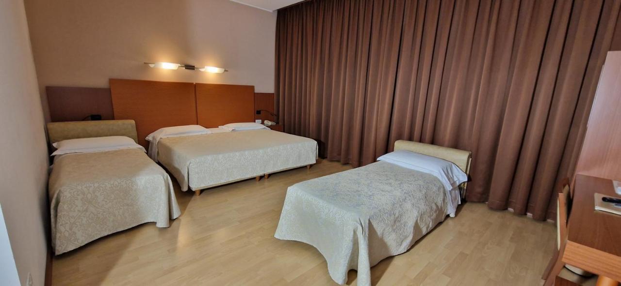 Bella Italia Palace Hotel Νοβάρα Εξωτερικό φωτογραφία