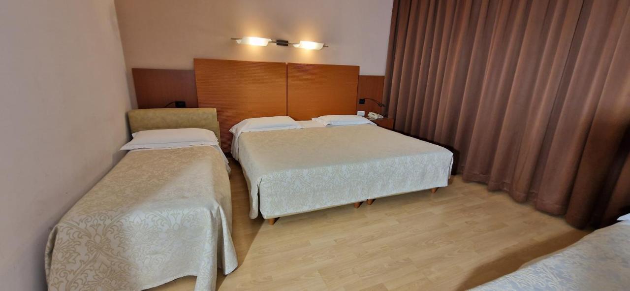 Bella Italia Palace Hotel Νοβάρα Εξωτερικό φωτογραφία