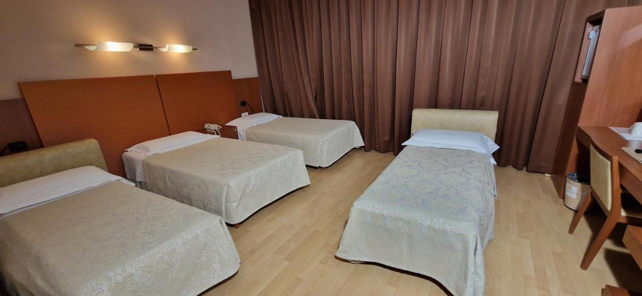 Bella Italia Palace Hotel Νοβάρα Εξωτερικό φωτογραφία