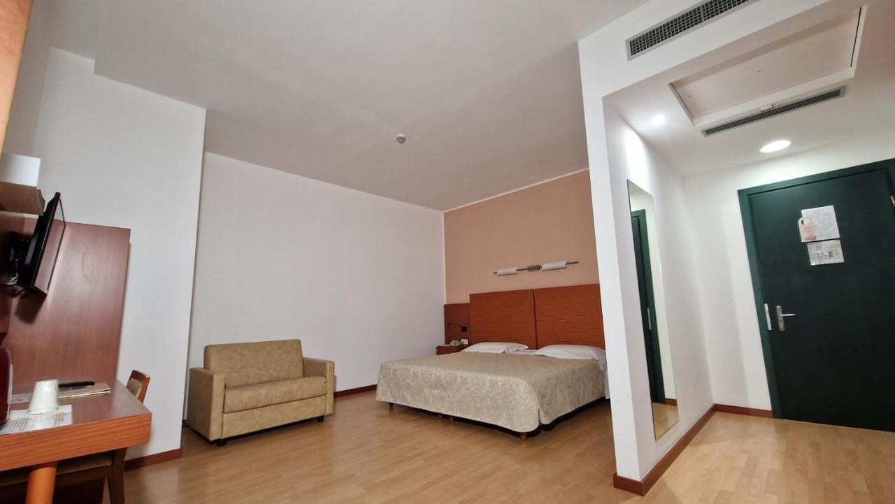 Bella Italia Palace Hotel Νοβάρα Εξωτερικό φωτογραφία