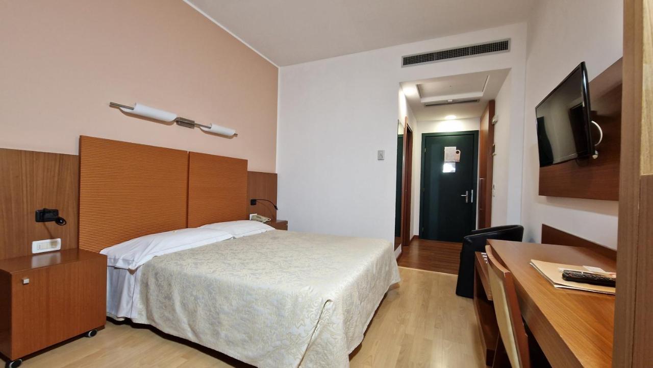 Bella Italia Palace Hotel Νοβάρα Εξωτερικό φωτογραφία