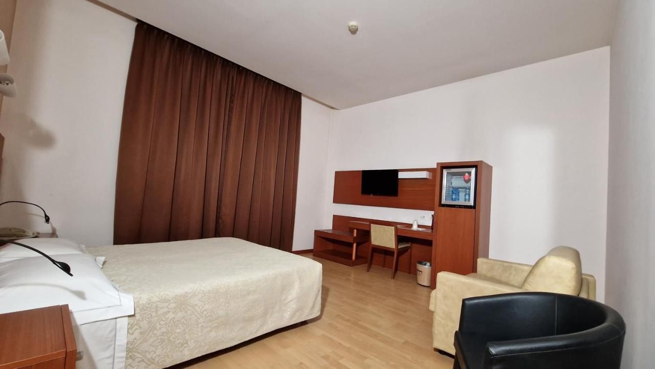 Bella Italia Palace Hotel Νοβάρα Εξωτερικό φωτογραφία
