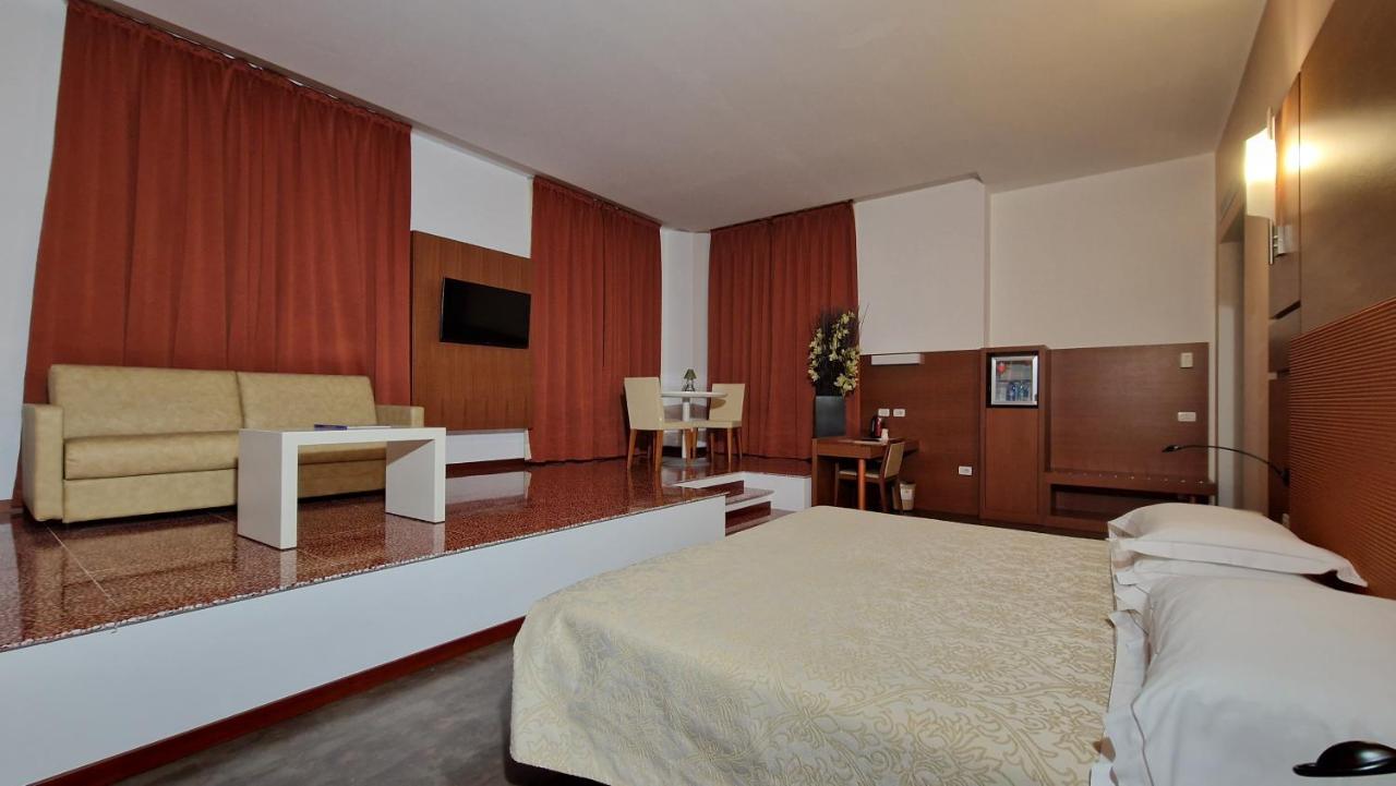 Bella Italia Palace Hotel Νοβάρα Εξωτερικό φωτογραφία