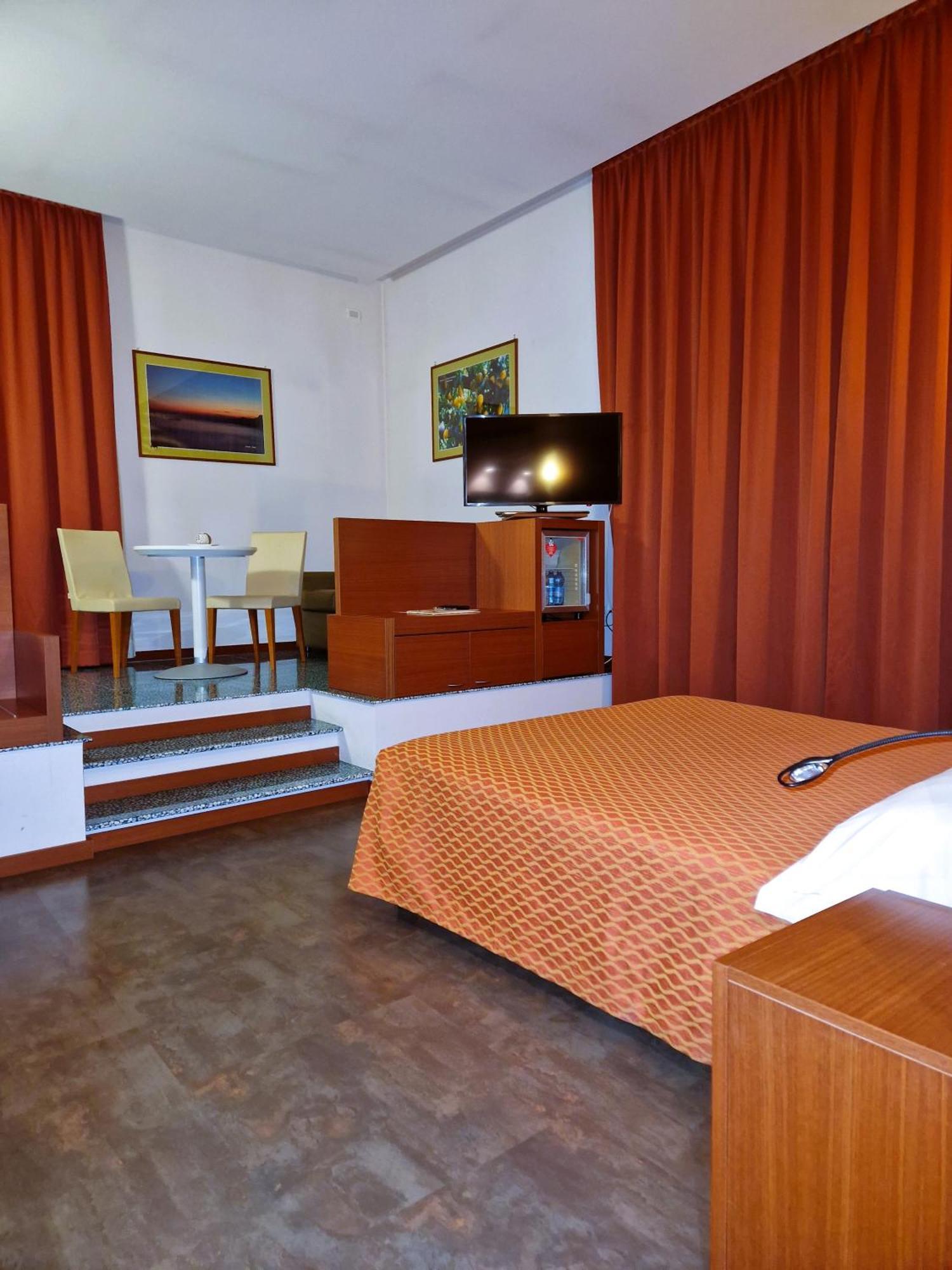 Bella Italia Palace Hotel Νοβάρα Εξωτερικό φωτογραφία